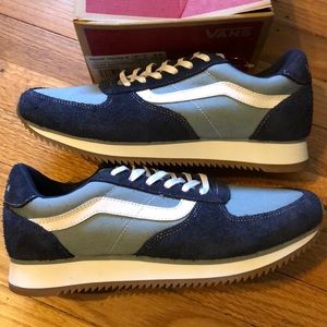 New in Box Vans Runner Varsity Sport Suede Navy